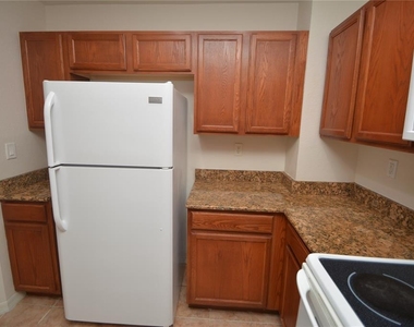 4600 E Moody Boulevard - Photo Thumbnail 10