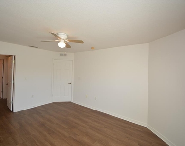 4600 E Moody Boulevard - Photo Thumbnail 16
