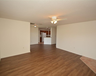 4600 E Moody Boulevard - Photo Thumbnail 4