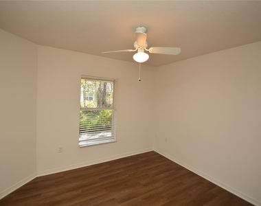 4600 E Moody Boulevard - Photo Thumbnail 18