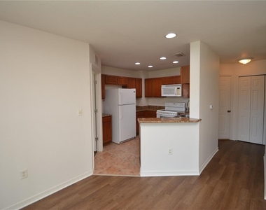4600 E Moody Boulevard - Photo Thumbnail 8