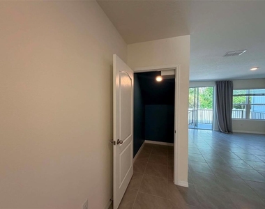 13 Bella Oaks Dr Drive - Photo Thumbnail 3