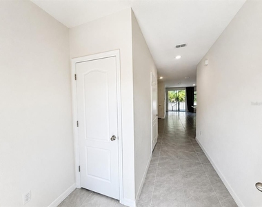 13 Bella Oaks Dr Drive - Photo Thumbnail 2