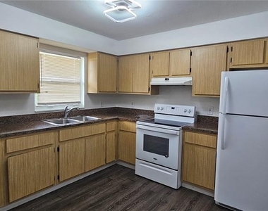1205 Academy Boulevard - Photo Thumbnail 6