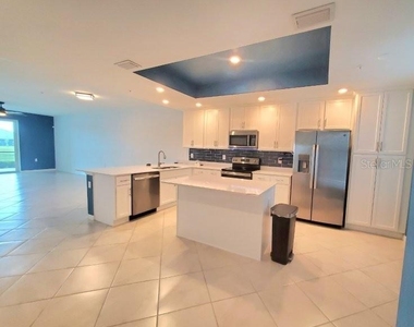 14194 Heritage Landing Boulevard - Photo Thumbnail 19