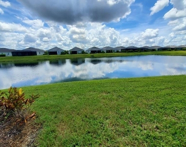 14194 Heritage Landing Boulevard - Photo Thumbnail 8