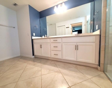 14194 Heritage Landing Boulevard - Photo Thumbnail 31
