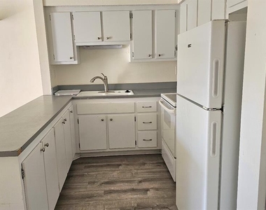 21150 Gertrude Avenue - Photo Thumbnail 4