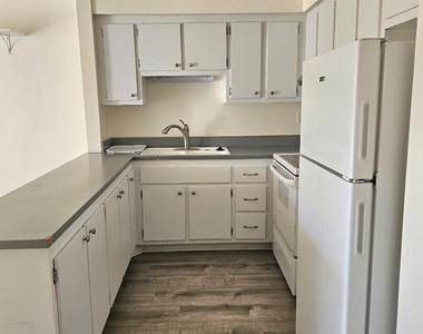21150 Gertrude Avenue - Photo Thumbnail 5