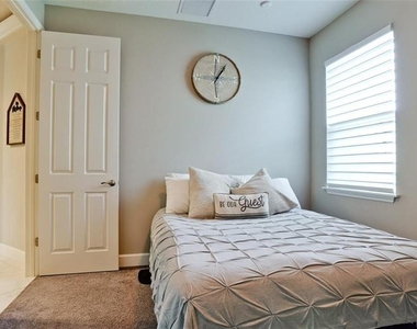 5738 Hydrangea Circle - Photo Thumbnail 9