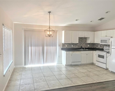 5440 Kensington Street - Photo Thumbnail 2