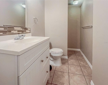 2137 Roselawn Street - Photo Thumbnail 8