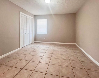 2137 Roselawn Street - Photo Thumbnail 7