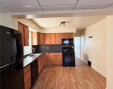 2414 Birch Street - Photo Thumbnail 3