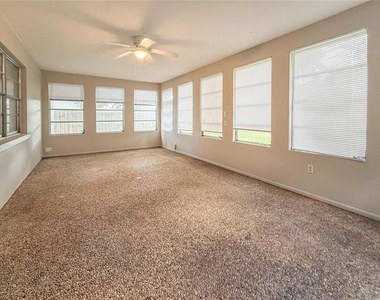 4417 Parnell Drive - Photo Thumbnail 10