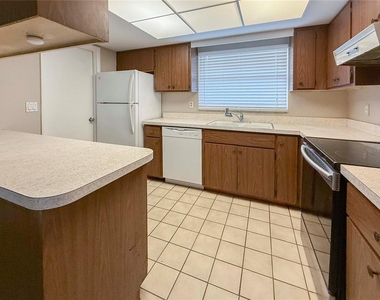4417 Parnell Drive - Photo Thumbnail 4