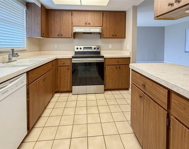 4417 Parnell Drive - Photo Thumbnail 5