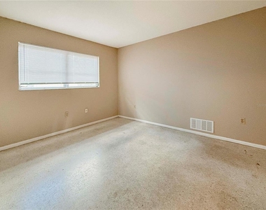 4417 Parnell Drive - Photo Thumbnail 8