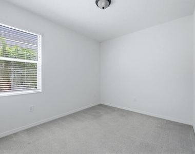 8113 Sternway Road - Photo Thumbnail 19