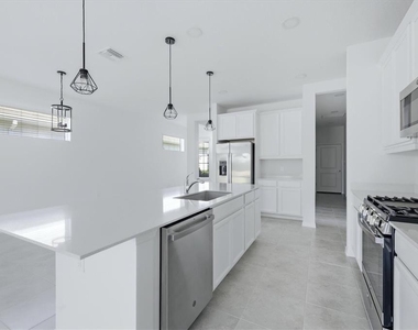 8113 Sternway Road - Photo Thumbnail 12