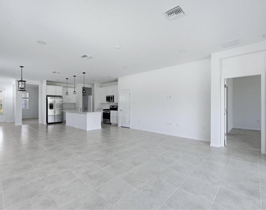 8113 Sternway Road - Photo Thumbnail 5