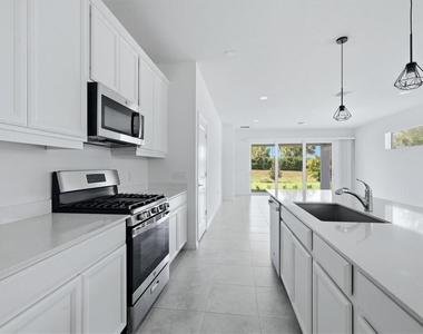 8113 Sternway Road - Photo Thumbnail 11