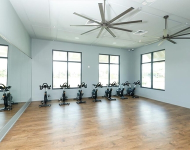 8113 Sternway Road - Photo Thumbnail 38