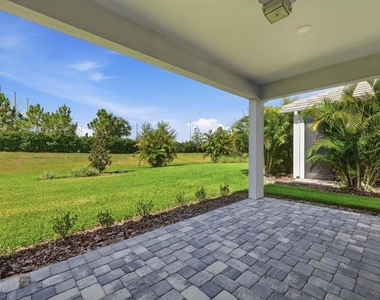 8113 Sternway Road - Photo Thumbnail 27