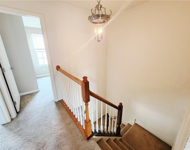 1073 Sparrow Way - Photo Thumbnail 28
