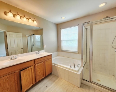 1073 Sparrow Way - Photo Thumbnail 26