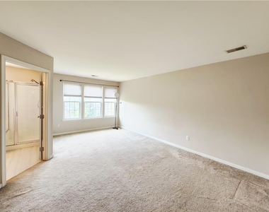 1073 Sparrow Way - Photo Thumbnail 21