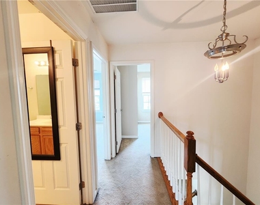 1073 Sparrow Way - Photo Thumbnail 29