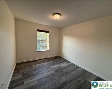5054 Dale Trail - Photo Thumbnail 11