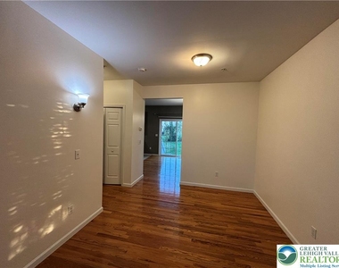 5054 Dale Trail - Photo Thumbnail 3