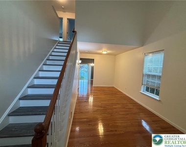 5054 Dale Trail - Photo Thumbnail 2