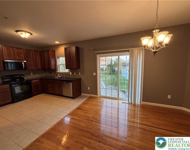 5054 Dale Trail - Photo Thumbnail 17