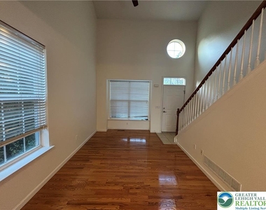 5054 Dale Trail - Photo Thumbnail 4