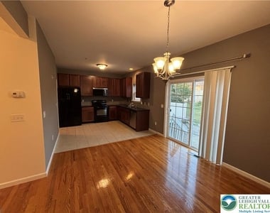 5054 Dale Trail - Photo Thumbnail 18