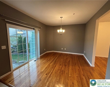 5054 Dale Trail - Photo Thumbnail 5