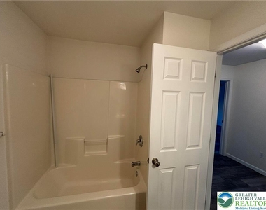 5054 Dale Trail - Photo Thumbnail 10