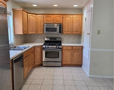 74 W Spruce Street - Photo Thumbnail 7