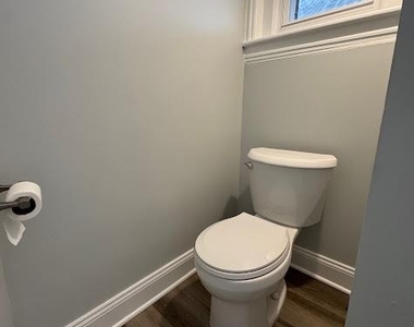 921 W Gordon Street - Photo Thumbnail 14