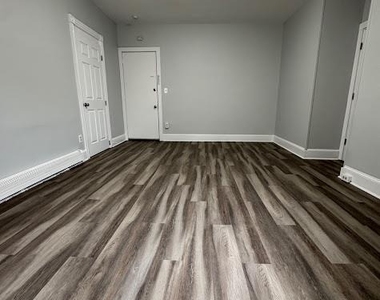 921 W Gordon Street - Photo Thumbnail 10