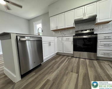 921 W Gordon Street - Photo Thumbnail 1