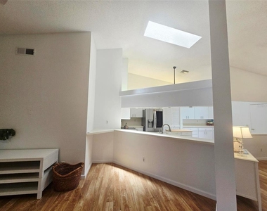 5808 Garden Lakes Drive - Photo Thumbnail 7