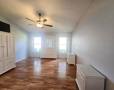 5808 Garden Lakes Drive - Photo Thumbnail 23