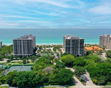 1211 Gulf Of Mexico Drive - Photo Thumbnail 2