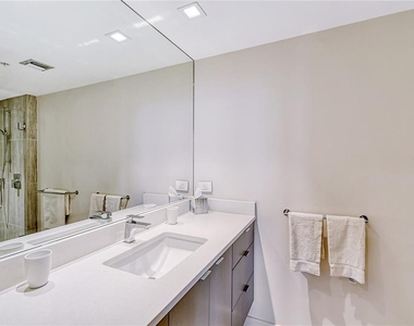 1211 Gulf Of Mexico Drive - Photo Thumbnail 25