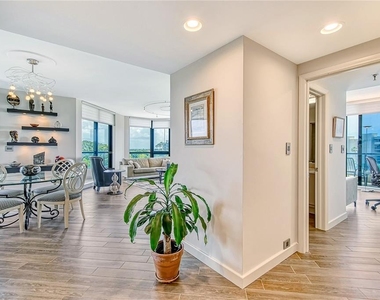 1211 Gulf Of Mexico Drive - Photo Thumbnail 4