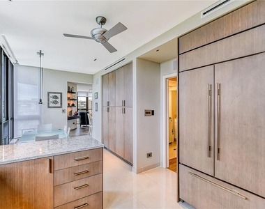 1211 Gulf Of Mexico Drive - Photo Thumbnail 17